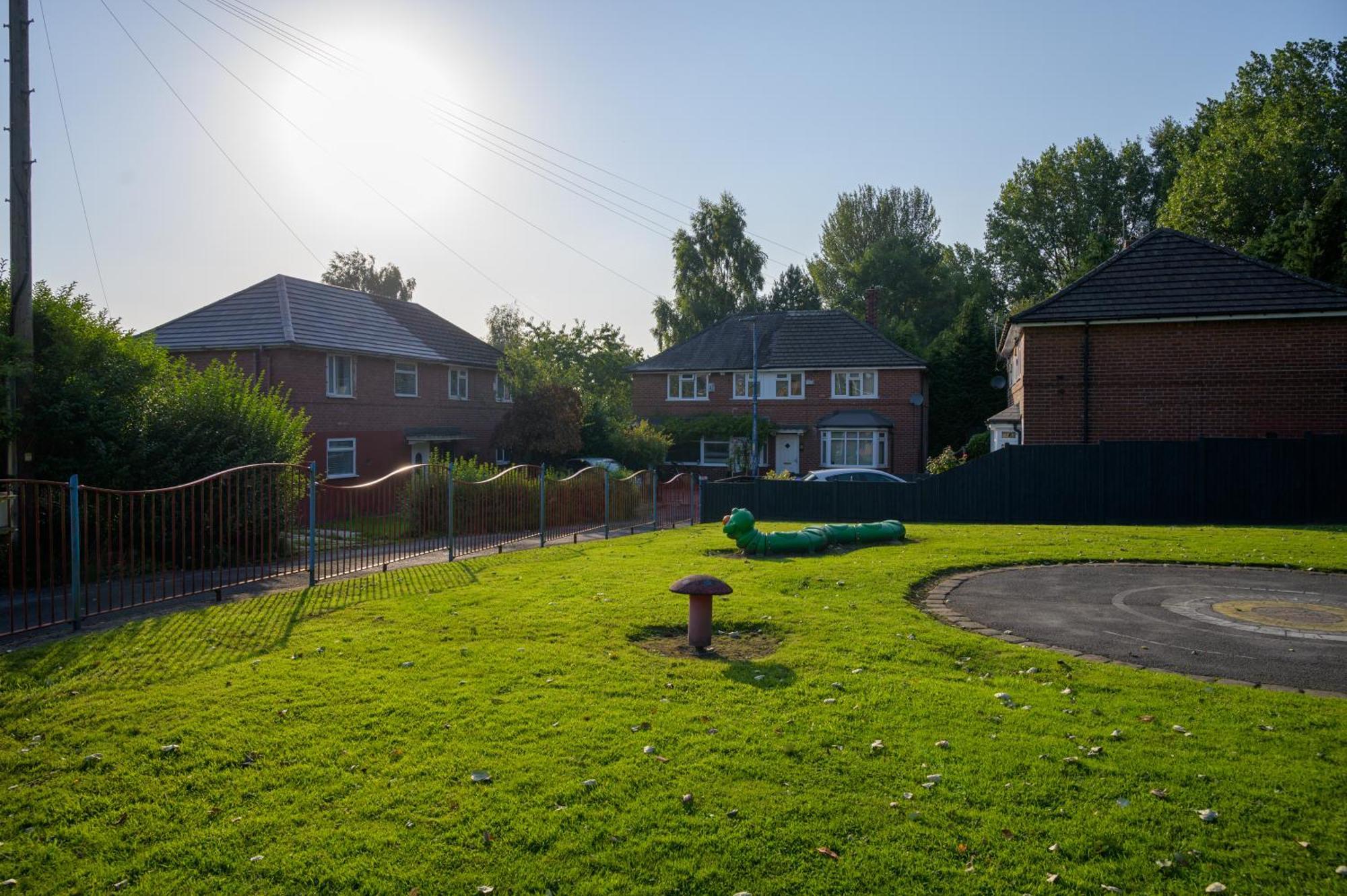 Modern 3 Bed Home, Near Etihad Stadium Manchester