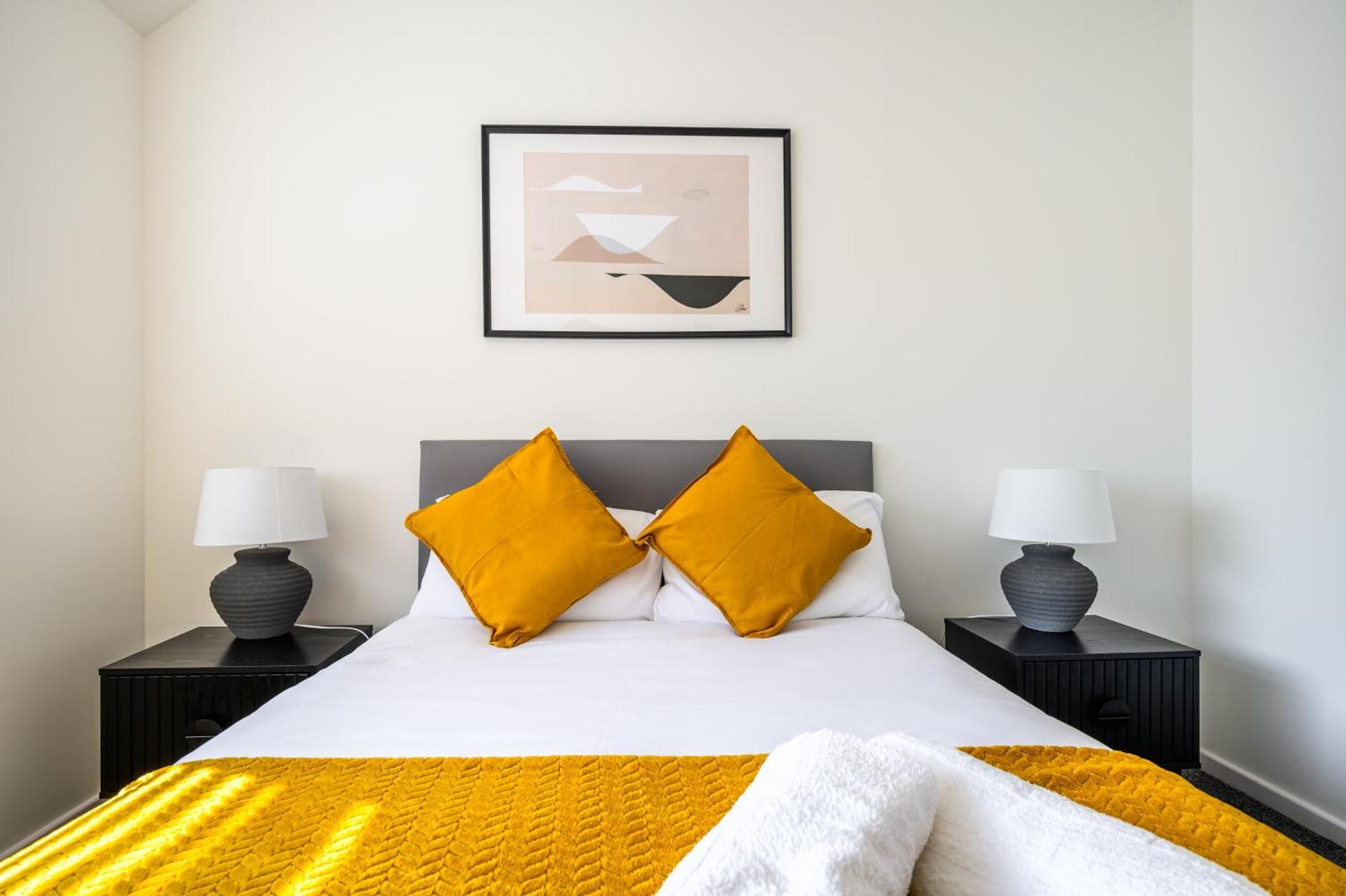 Modern 3 Bed Home, Near Etihad Stadium * Manchester